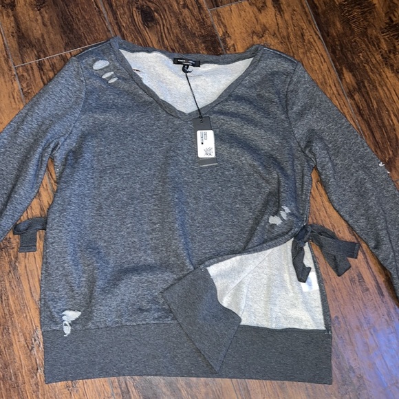 NWT Romeo & Juliet Couture Sweatshirt - Picture 4 of 10